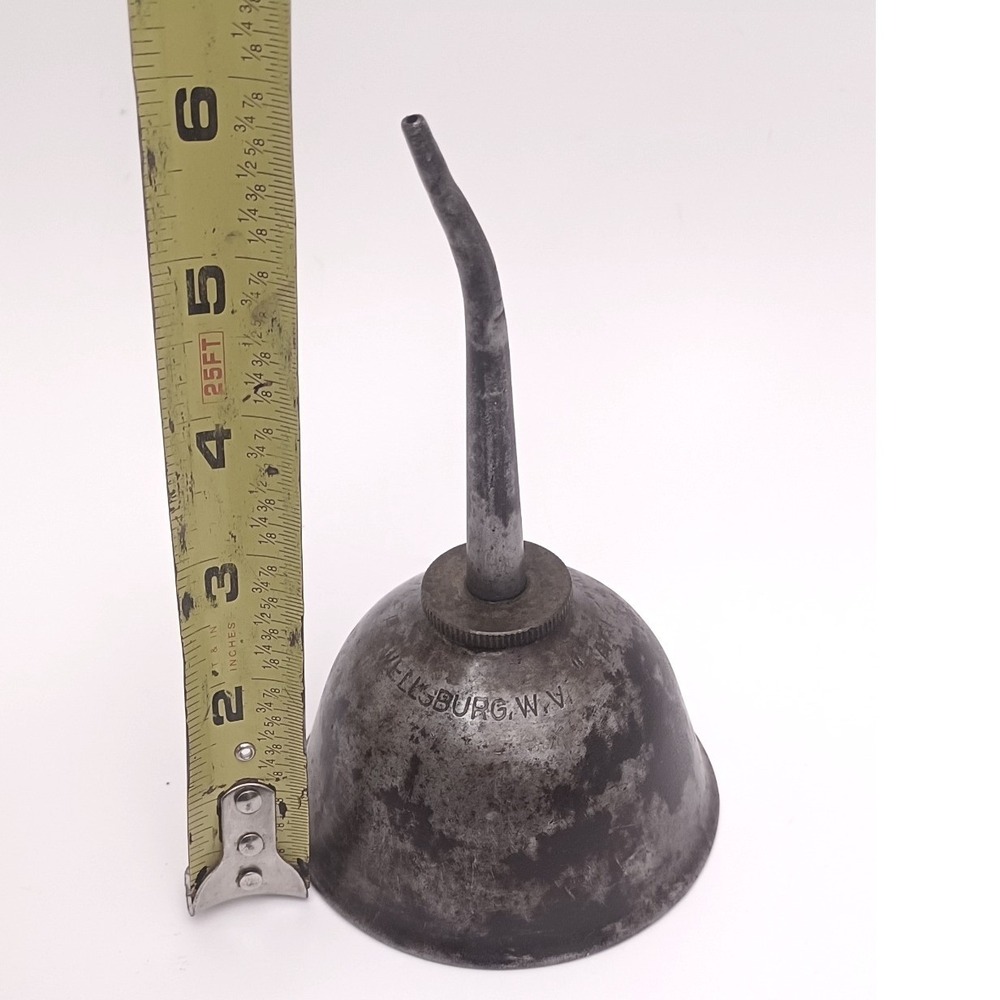 Vintage Wellsburg WV Metal Thumb Pump Oiler Oil Can 6" Tall X 3.5" Dia USA Made - Picture 7 of 9